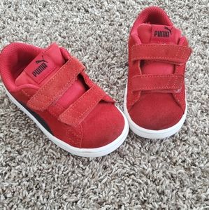 Toddler Boys Pumas size 8c/some wear